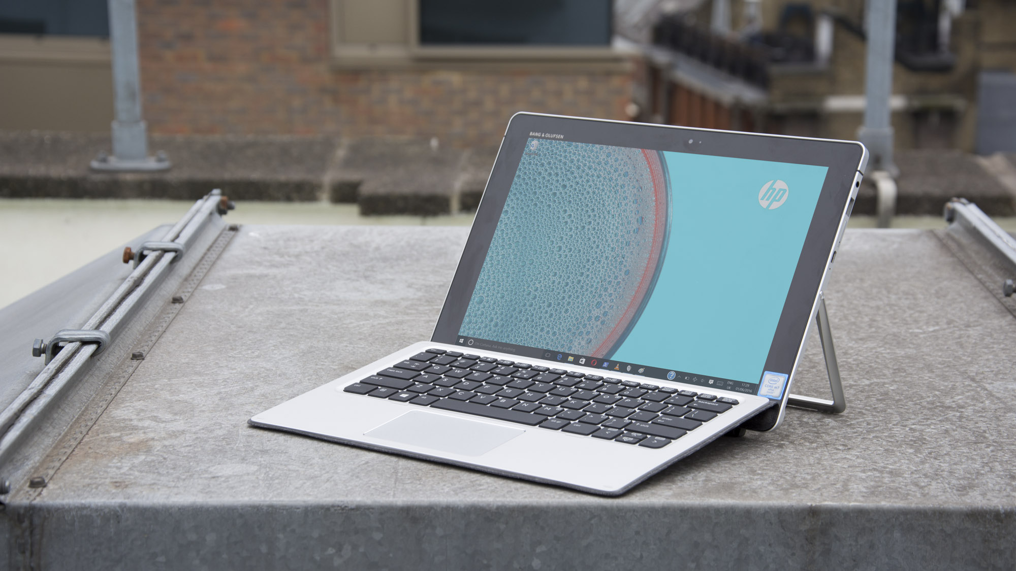 Ulasan HP Elite x2: Mengalahkan Surface Pro 4 dalam beberapa cara (tetapi tidak dengan yang lain)