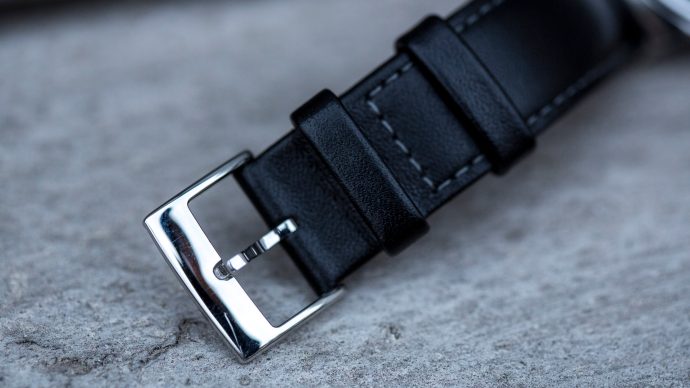 Ulasan Huawei Watch: Jam tangan ini menggunakan tali standar 18mm