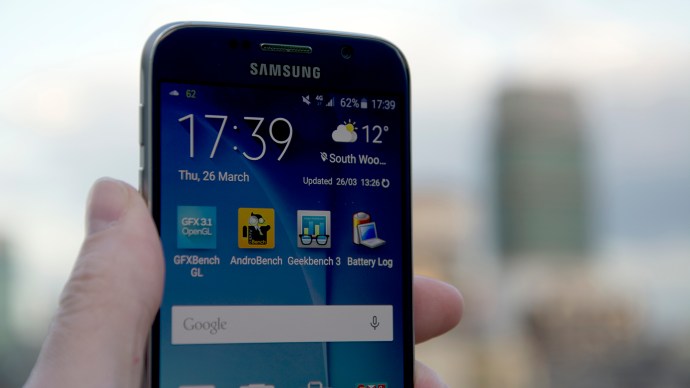 Samsung Galaxy S6 vs LG G4 - Paparan Samsung Galaxy S6